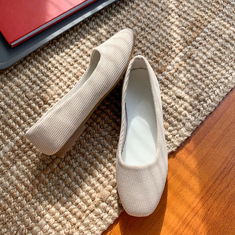 Mugrs™ Flats mit quadratischer Zehenpartie und V-Ausschnitt (Mugrs 2.0)