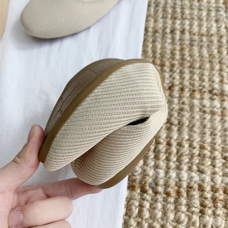Mugrs™ Flats mit quadratischer Zehenpartie und V-Ausschnitt (Mugrs 2.0)