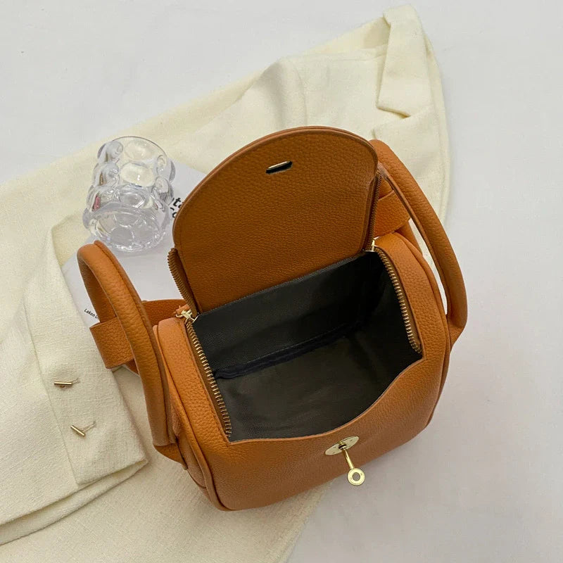 Mugrs™ Handtasche aus Rindsleder mit goldener Schnalle und Kissen im Luxusdesign