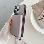 Mugrs™ Handyhülle aus veganem Leder mit langem Riemen