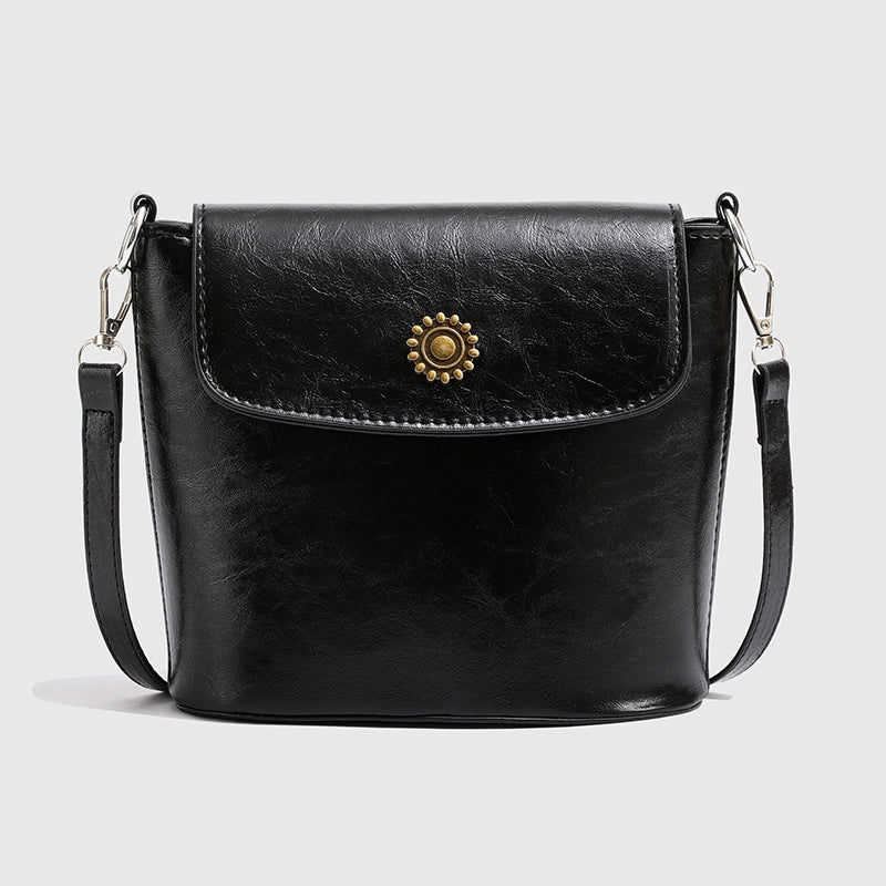 Mugrs™ Clutch in Lederoptik mit Kettenriemen