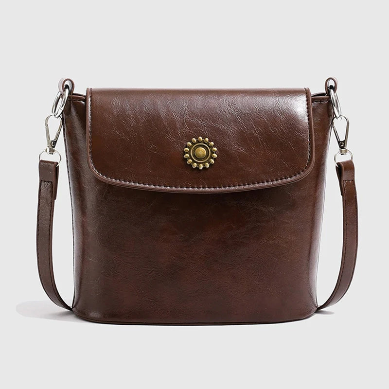 Pochette à bandoulière en similicuir Mugrs™