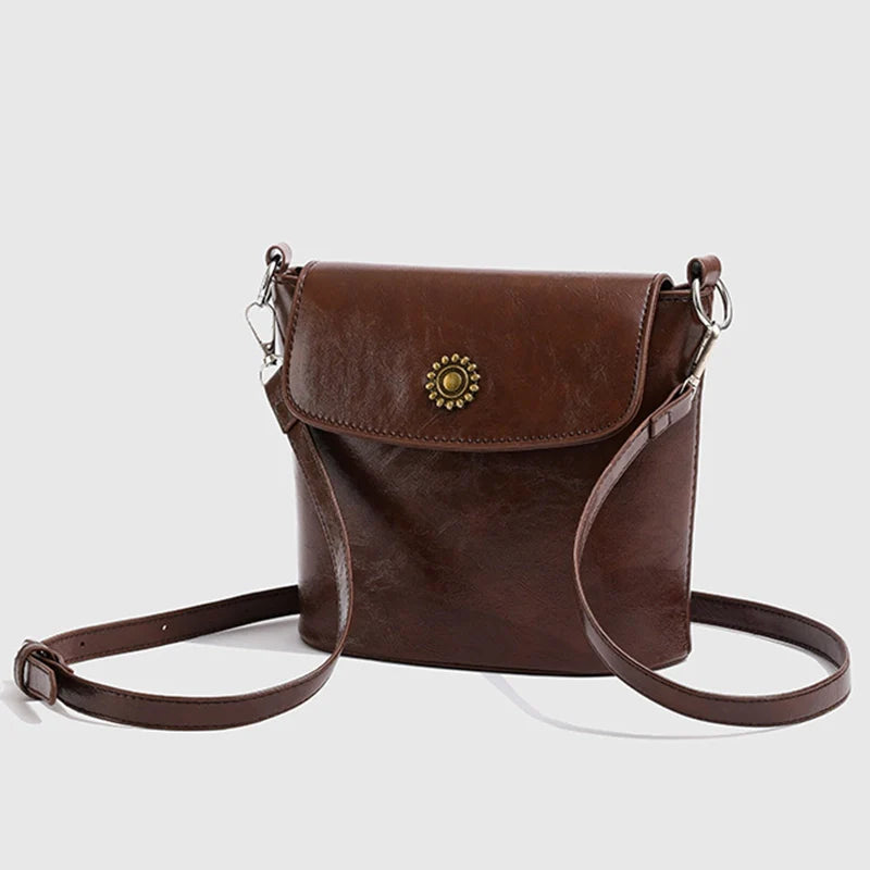 Mugrs™ Clutch in Lederoptik mit Kettenriemen