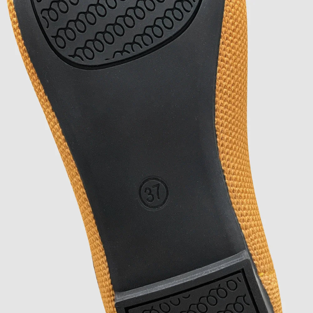 Mugrs™ Flats mit quadratischer Zehenpartie und V-Ausschnitt (Mugrs 2.0)